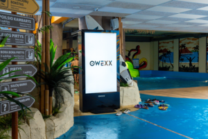 OWEXX siūlomi reklaminiai plotai „Vichy“ vandens parke: reklama amžinos vasaros apsuptyje