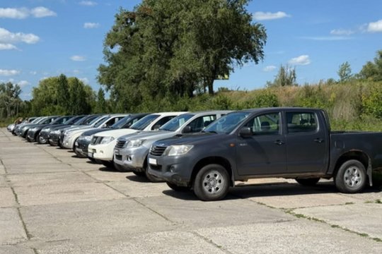 Valstybinių miškų urėdija Ukrainai perdavė 15 automobilių