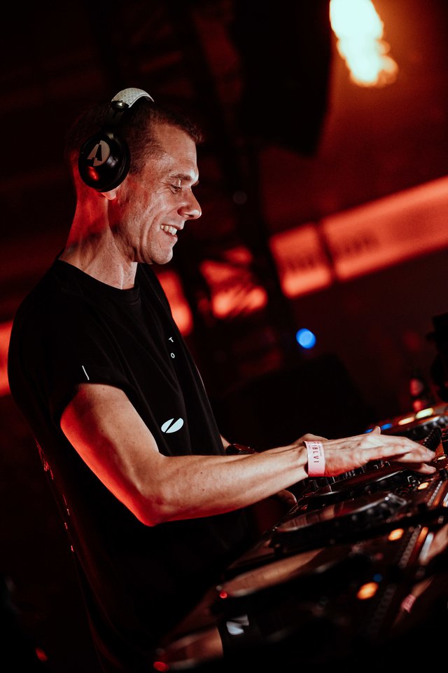 Vienas geriausių pasaulio didžėjų Vilniuje pristatys revoliucinį šou. <br> Pr. siuntėjo nuotr.