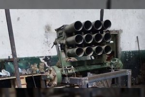 Paslaptingos Šiaurės Korėjos raketos ir rusiškas robotas: Rusija plečia savo arsenalą Ukrainoje