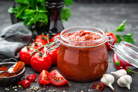 Pomidorų padažas ir kečupas – ar žinojote, kuo jie skiriasi?