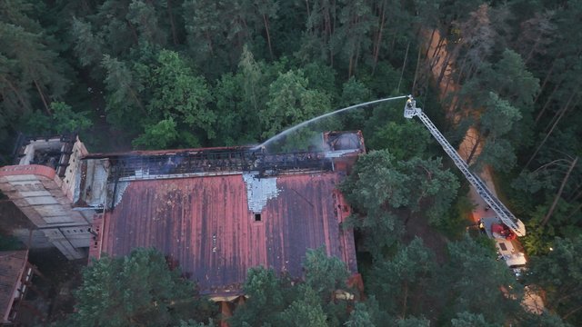 Savaitės pradžia paženklinta liepsnomis: Vilniuje degė „Lazdynų pilis“
