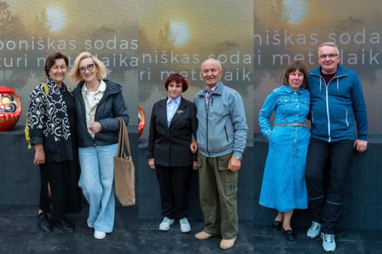 Japoniškame sode – išskirtinė filmo premjera: po atviru dangumi rinkosi kino mylėtojai