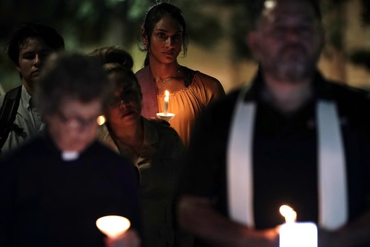 „Susikibusios už rankų“: širdį veriančioje potvynio aukų istorijoje – paskutinė dukrelių žinutė tėvams