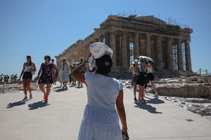 Dėl karščio bangos – dar vienas smūgis turistams Graikijoje: laikinai uždaro vieną svarbiausių vietų