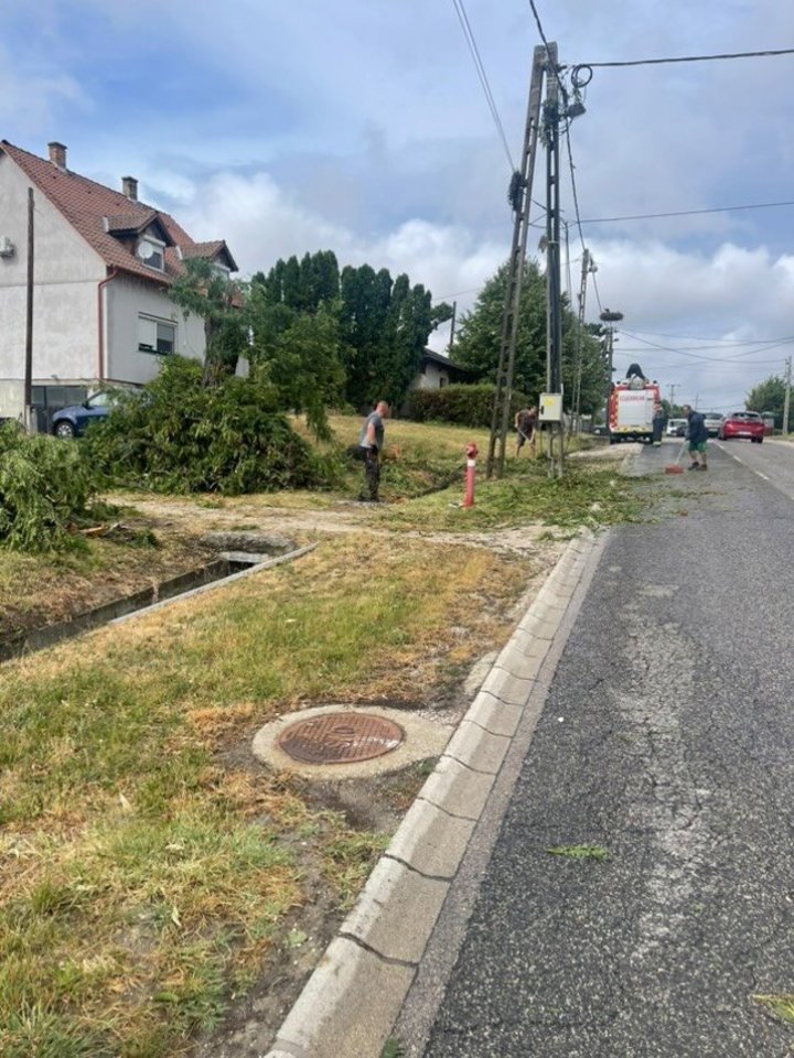 Karolis Murauskas įamžino audros Vengrijoje padarinius.<br> Asmeninio archyvo nuotr.