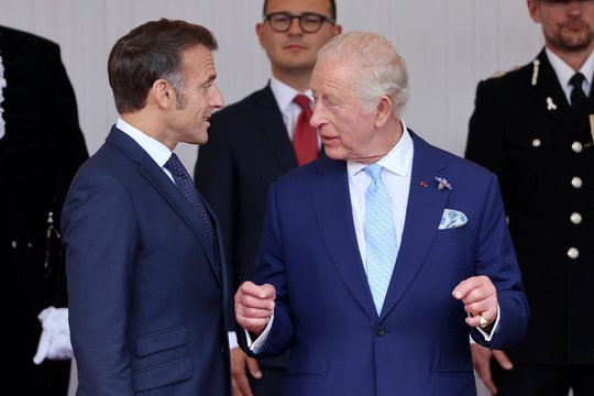Prancūzijos prezidentas E. Macronas pradėjo valstybinį vizitą Jungtinėje Karalystėje
