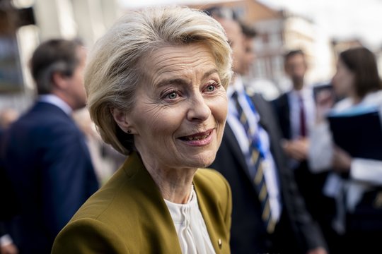Strasbūre – U. von der Leyen gynyba dėl „Pfizer“ vakcinų: „Tai paprasčiausias melas“
