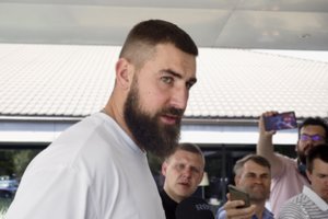 „Tai nėra tiesa“: po žinios apie „Nuggets“ ir J. Valančiūno susitarimą – naujas posūkis lietuvio dramoje