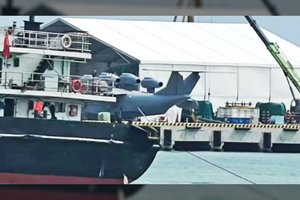 Pastebėtas paslaptingas lėktuvas, kokių nematyti nuo Sovietų Sąjungos griuvimo laikų