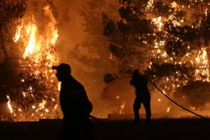 Per parą Graikijoje užvirė tikras pragaras: kilo dešimtys naujų gaisrų