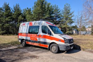 Greitoji medicinos pagalbos tarnyba perduoda Ukrainai 23 specializuotus automobilius