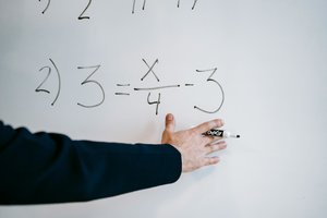 Privalomas matematikos egzaminas: kaip tai sprendžia kitos šalys?