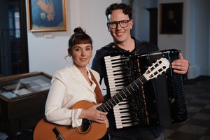 Katie Melua kartu su Martynu Levickiu pristato legendinės dainos „Wonderful Life“ naują versiją