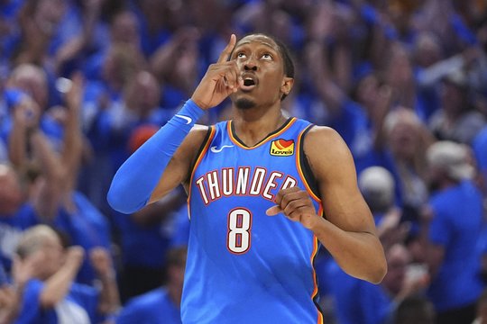 NBA čempionai įteikė maksimalų kontraktą vienam iš savo lyderių