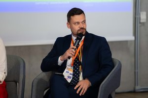 Prezidento patarėjas kritikuoja sprendimą indeksuoti egzaminų rezultatus: ragina ŠMSM atstatyti teisingumą