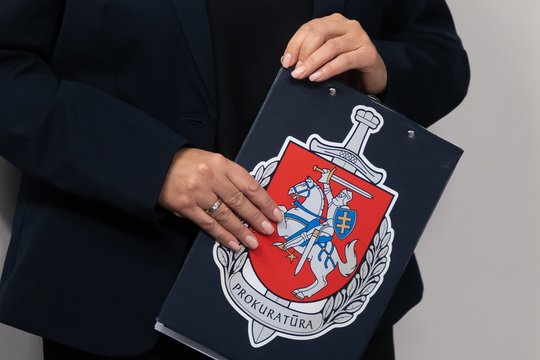 Gydytojų pora turės teisme aiškintis dėl finansinių maklių estetinės medicinos klinikoje