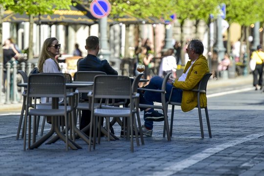 Po lietingo penktadienio – permainos: bus šilčiau, sulauksime saulės spindulių