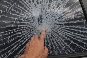 Vilniaus policija aiškinasi, kas sudaužė 6 autobusų langus – prašo ir visuomenės pagalbos