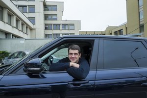 Parlamentinės lėšos – nuosavo automobilio draudimui: R. Žemaitaitis turės neteisėtai išleistus pinigus grąžinti