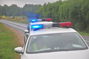 Tragedija Kelmės rajone: po susidūrimo su visureigiu dviratininkas neišgyveno