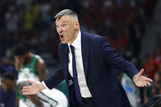 Šaras ir „Fenerbahce“ atšaukė pasiūlymą V. Micičiui