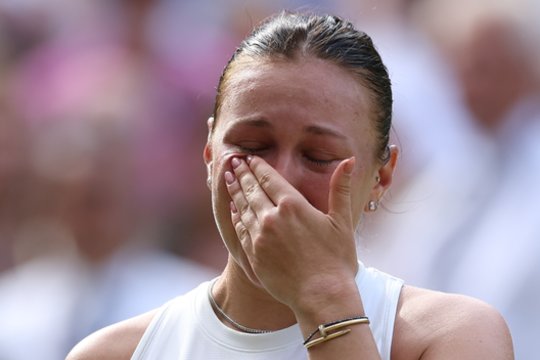 Neįtikėtinas rezultatas Vimbldono finale – taip gėdingai pralaimėjusi amerikietė iš siaubo apsipylė ašaromis