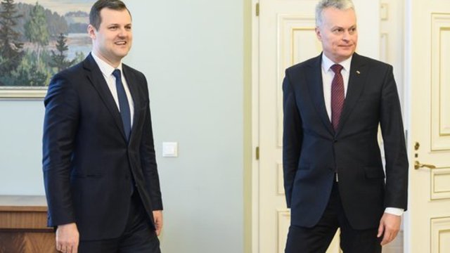 Stebisi, kaip G. Palucko pasisakymai įtikina G. Nausėdą: prezidentas atrodo beviltiškai