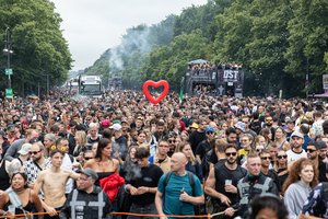 Šimtams Berlyno technomuzikos parado dalyvių prireikė paramedikų pagalbos