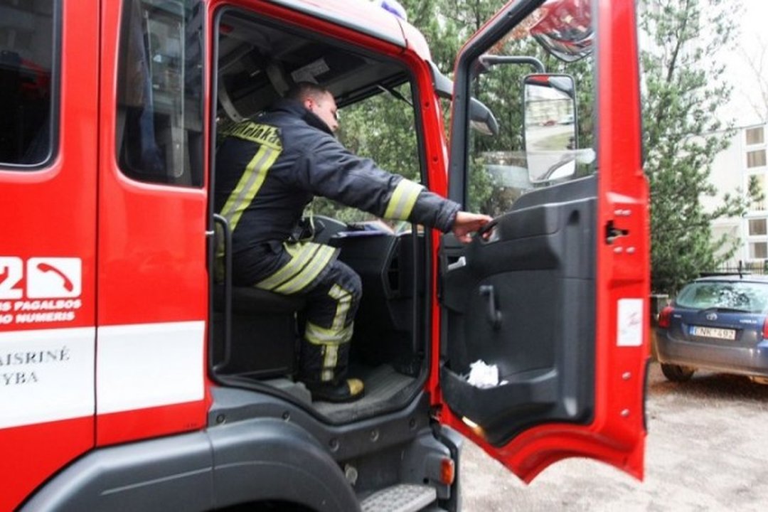 Ugniagesiai uostamiestyje gelbėjo į Danės upę įkritusį vyrą