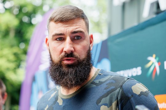 Į NBA grįžti nebenori? J. Valančiūnas vengia kalbėti apie žaidimą ir sutartį su ​„Denver Nuggets“