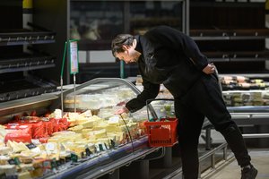 Kainų skirtumas privertė kilstelti antakį: prekybos tinkluose prekės kaina skiriasi dvigubai