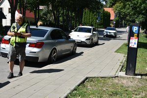 Nustebs net patyrę vairuotojai: trys žingsniai idealiai pastatyti automobilį
