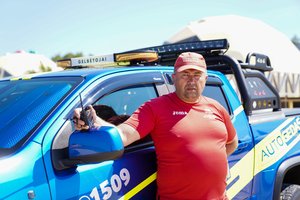 Gelbėtojų vadas pratrūko dėl nuo Palangos tilto į jūrą šokusių poilsiautojų: rėžė atvirai