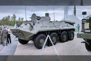 Baltarusija modernizavo šarvuotį „BTR-60“ – tik ar jį įpirks Rusija ir kiti klientai?