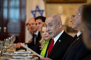 Iš Izraelio vyriausybės dėl karinės tarnybos trauksis ultraortodoksų partija