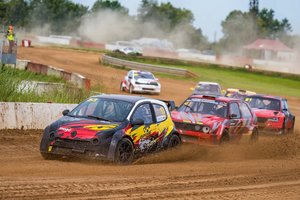 Bauskėje taškus pasidaliję Latvijos ir Lietuvos ralio kroso pilotai jau dairosi į Vilkyčius