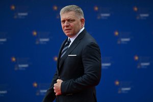 R. Fico veto sustabdė itin svarbias sankcijas Rusijai: nori išskirtinių sąlygų