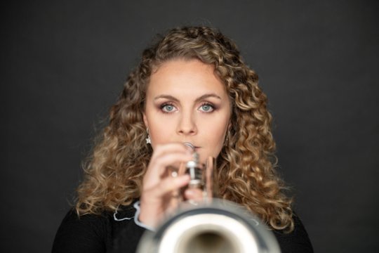 Britų trimito virtuozė Matilda Lloyd koncertuos Lietuvoje: skambesys, prilygstantis balsui