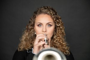 Britų trimito virtuozė Matilda Lloyd koncertuos Lietuvoje: skambesys, prilygstantis balsui