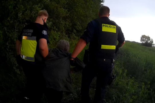 Sėkmingai pasibaigusi paieška greta Šiaulių: 83 metų senolę pavyko rasti, nes ji turėjo pilnai įkrautą telefoną