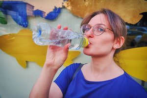 Dehidratacija tyliai kenkia organizmui: tik vandens gali neužtekti