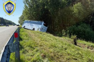 Avarija Baltarusijoje: į griovį įvažiavo iš Vilniaus į Minską vykęs autobusas, vienas žmogus sužeistas
