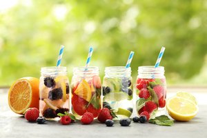 Naminiai gėrimai ir limonadai: 8 gardžiausi ir gaiviausi vasariški receptai