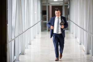 Buvęs įtakingas Seimo narys įsidarbino žmonos vadovaujamoje ligoninėje: dirba 1 valandą per savaitę