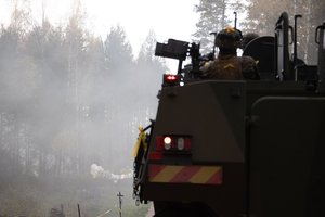 Pirmą kartą Ukrainos gretose – nauji šarvuočiai iš Lietuvos kaimynės