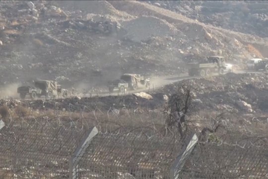 Po oro antskrydžių Damaske – Izraelis stiprina pajėgas: užfiksuota karinių transporto priemonių kolona