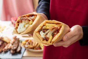 Brangymetis neaplenkė ir kebabinių: paaiškėjo, kuriame mieste kebabai pigiausi