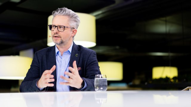Nors žiniasklaidos įtakos kritimas sustojo, prisitaikyti sunku: „Valstybė turi prisidėti“