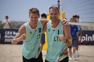 „Tautų taurės“ finaliniame etape – pirmosios Lietuvos paplūdimio tinklininkų pergalės